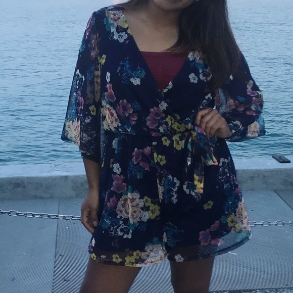 LARGE CHARLOTTE RUSSE ROMPER - Picture 2 of 2